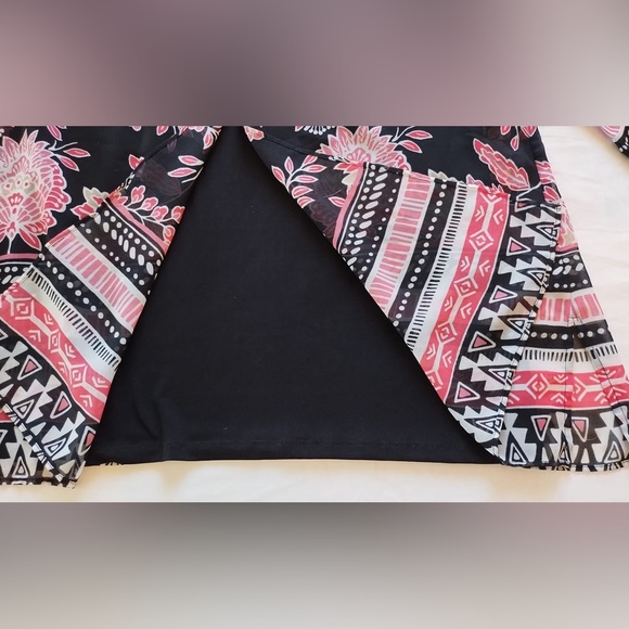 JM Collection Women's Printed Split-Front Tunic Top (Black Pink, Medium) Blouse - Picture 15 of 15